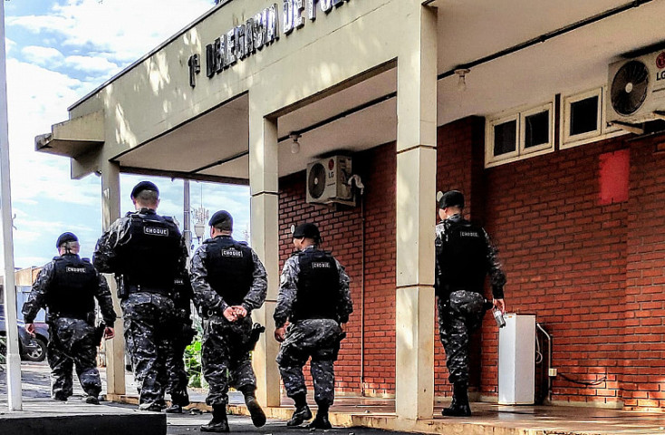 Além dos policiais do Gaeco, a operação contou com o apoio da equipe Corregedoria da Polícia Militar e do Batalhão de Choque da Polícia Militar (Imagem: Adilson Domingos)