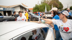 “Adesivaço” no centro marca inauguração de comitê de Marçal Filho