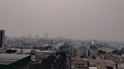 Dourados está sob nuvem de fumaça causada por queimadas na Amazônia