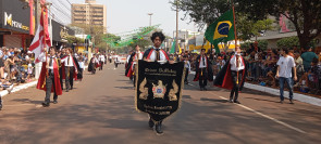 Desfile atrai 25 mil para a Marcelino Pires; veja as imagens