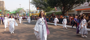 Desfile atrai 25 mil para a Marcelino Pires; veja as imagens