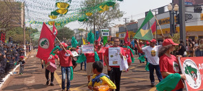 Desfile atrai 25 mil para a Marcelino Pires; veja as imagens