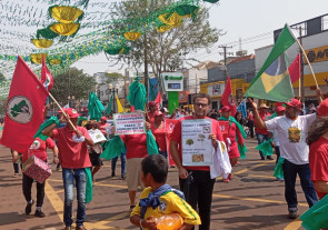 Desfile atrai 25 mil para a Marcelino Pires; veja as imagens