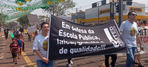 Desfile atrai 25 mil para a Marcelino Pires; veja as imagens