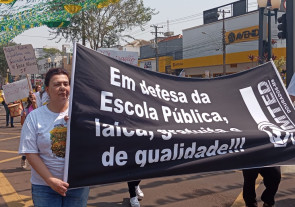 Desfile atrai 25 mil para a Marcelino Pires; veja as imagens