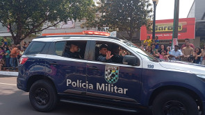 Desfile atrai 25 mil para a Marcelino Pires; veja as imagens