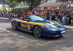 Desfile atrai 25 mil para a Marcelino Pires; veja as imagens