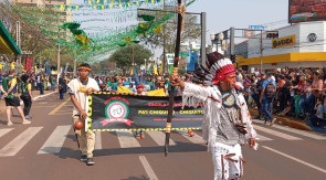 Desfile atrai 25 mil para a Marcelino Pires; veja as imagens