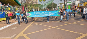 Desfile atrai 25 mil para a Marcelino Pires; veja as imagens
