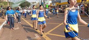 Desfile atrai 25 mil para a Marcelino Pires; veja as imagens