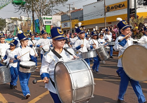 Desfile atrai 25 mil para a Marcelino Pires; veja as imagens