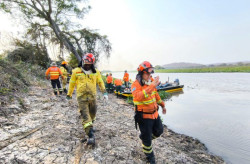 Bombeiros atuam no controle de incêndios florestais em MS