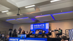 Alan Guedes, Tiago Botelho e Racib Harb falam após debate na Aced