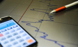 Mercado eleva para 2,96% projeção de expansão da economia