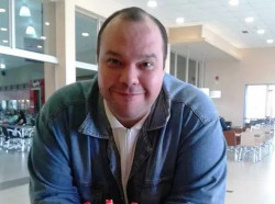 Policial que matou em cinema terá de pagar pensão à família de bioquímico