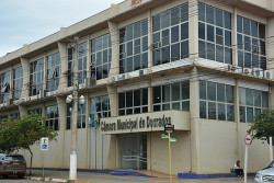 TJ suspende decisão que mandava demitir comissionados da Câmara de Dourados