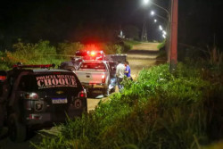Assaltantes são mortos em confronto com a polícia após roubo de Hilux