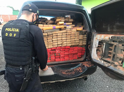 Casal é preso com Pajero transportando uma tonelada de maconha