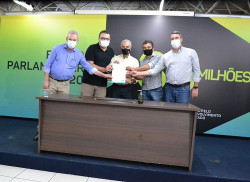 Com R$ 740 mil, Marçal lidera em valor de emendas para Dourados