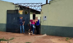 Idosa foi estrangulada com um cinto na frente do filho deficiente