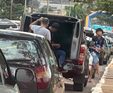 Comerciante flagrado com arma em operação que envolve prefeito tem prisão decretada