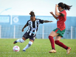 Com gols de Ana Jéssica, Operário vence Portuguesa no Jacques da Luz