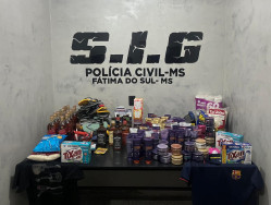 Polícia prende trio acusado de furtar R$ 10 mil em produtos de supermercado