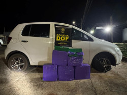 Adolescente é apreendido transportando 100 quilos de maconha em carro