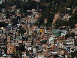 Quase 16,4 milhões de pessoas moram em favelas no Brasil, revela Censo