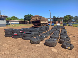 Polícia apreende 166 pneus contrabandeados do Paraguai em caminhão