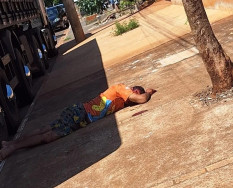 Mulher é vítima de feminicídio e autor do crime é espancado por familiares da vítima