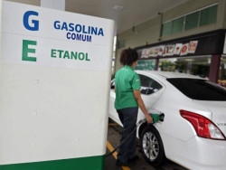 Pesquisa mostra diferença de preço de 32,25% no etanol e de 22,98% na gasolina