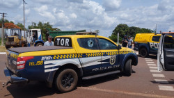 Viaturas foram danificadas a pedradas (Fotos e vídeo: Leandro Holsbach)