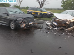 Colisão frontal na BR-376 deixa jornalistas de Dourados e esposas feridas