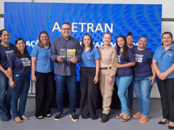 Agetran encerra atividades pedagógicas da Escola de Trânsito com homenagens