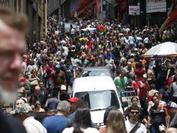 Hora trabalhada de pessoa branca vale 67,7% mais que a de negros