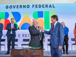 Bolsa Família amplia alcance em 2024 sem gastar mais que no ano anterior