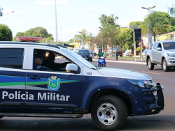 Motociclista de 14 anos é apreendido após bater em muro durante fuga