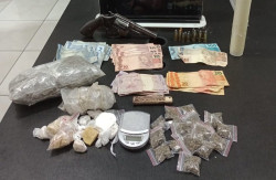 Homem que vendia droga em frente à escola de educação infantil é preso