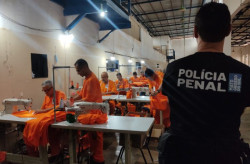 Governo economiza R$ 1,1 milhão com internos produzindo uniformes nos presídios