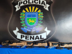 Policiais penais recebem novos fuzis para reforçar a segurança penitenciária