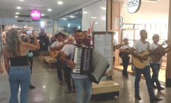 Pioneiros preparam tradicional seresta para aniversário de Dourados