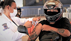 Vacinação em Dourados continua com a dose 2