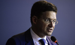 MP com novo programa social sai no início de agosto, diz ministro