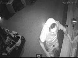 Flagrado por câmera, homem que rompeu tornozeleira é preso logo após arrombar loja