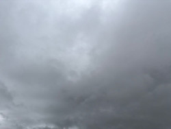 Quarta-feira com 'pancadas' de chuva e sol entre nuvens em Dourados