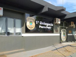 Ladrões roubam carro de trabalhadores parados em lachonete na fronteira