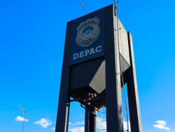 Homem é agredido com cacos de vidro após discussão com travesti em Dourados