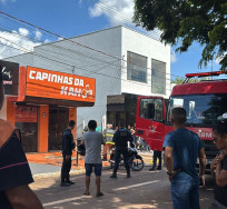 Homem invade loja, atira na ex e na funcionária dela e depois dispara na própria cabeça