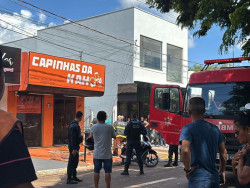 Homem invade loja, atira na ex e na funcionária dela e depois dispara na própria cabeça